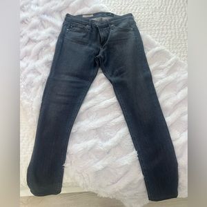 AG The Legging
Super skinny
Size 27 regular